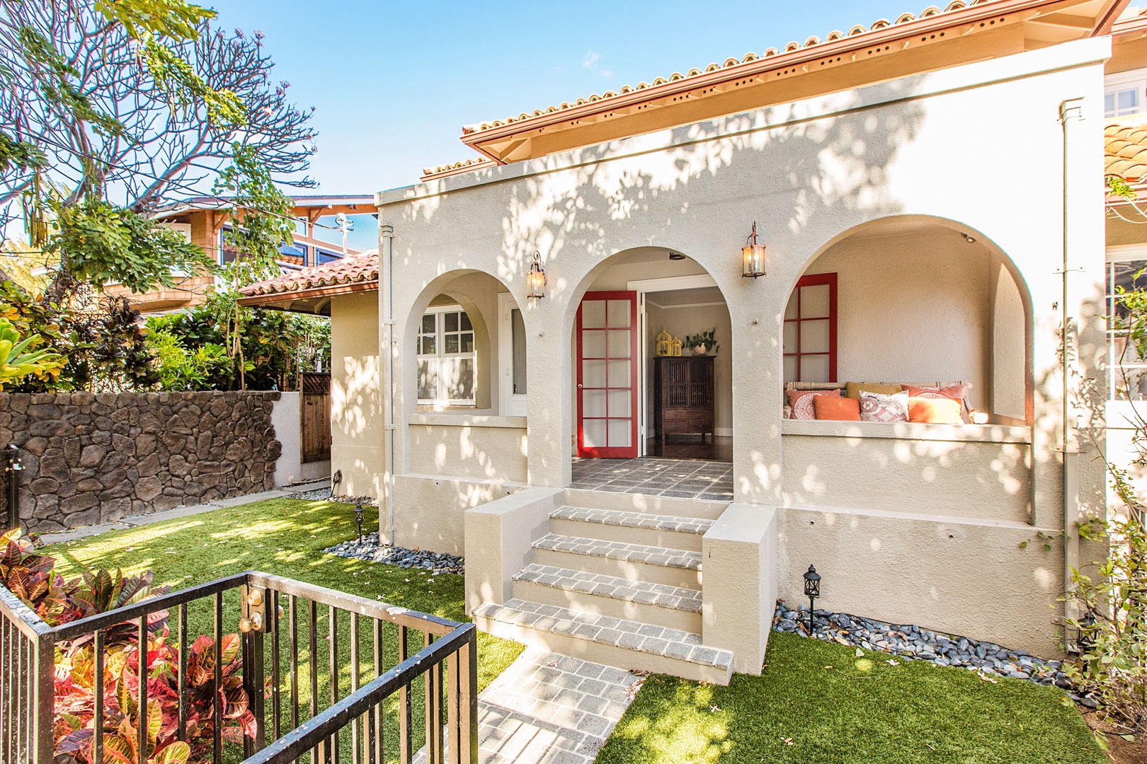 $24,000/month rental in Honolulu Hawaii. I couldn't get myself to spend that much on a vacation rental for a month. 